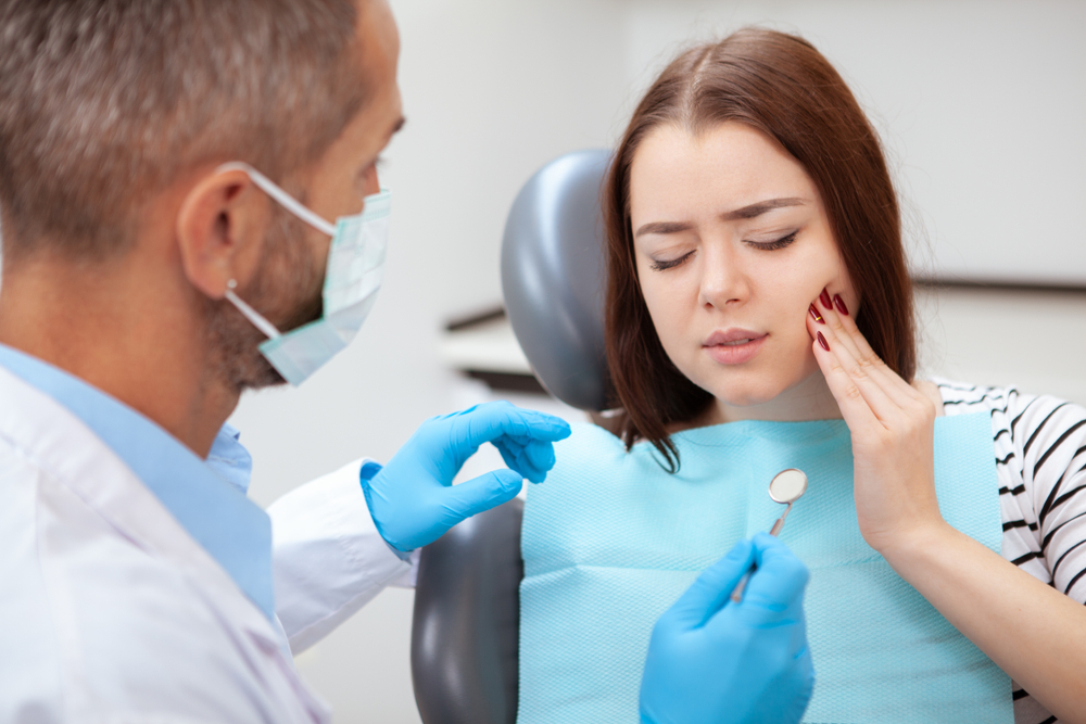 5 signs you need urgent emergency dental care services